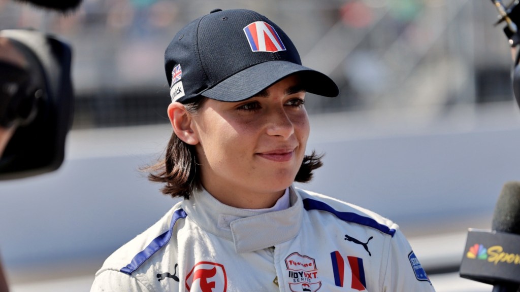Jamie Chadwick renueva con Genesis pero su futuro en Hypercar sigue en el&nbsp;aire