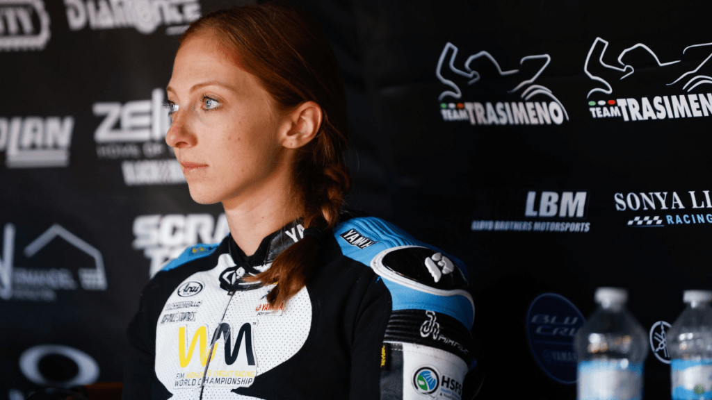 Sonya Lloyd, la piloto que encuentra el equilibrio entre estudios y&nbsp;motos