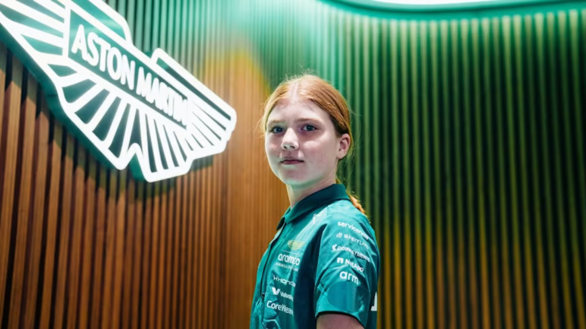 Aston Martin apuesta por el futuro con la joven promesa Ava&nbsp;Lawrence